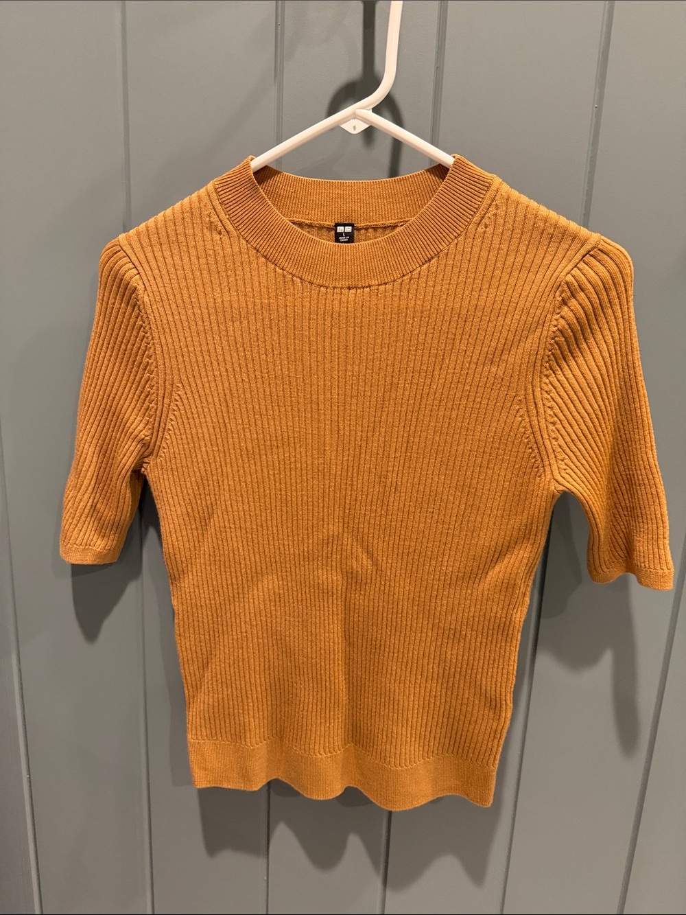 Uniqlo Camel Short-Sleeve Sweater